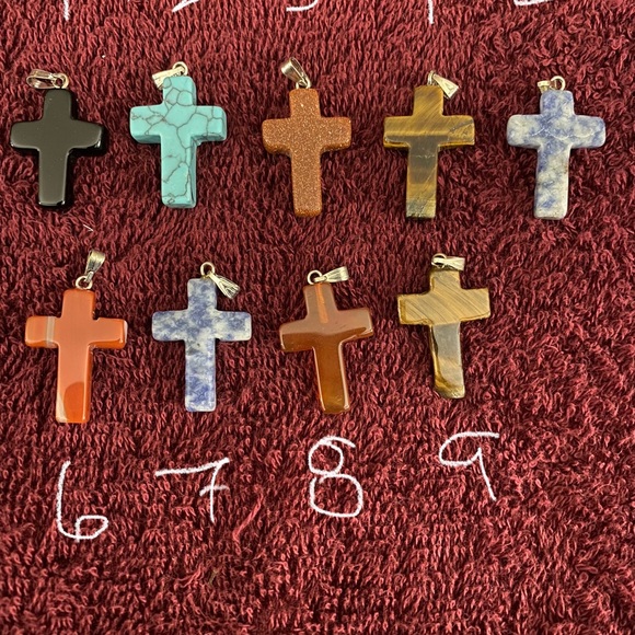 Dyed Howlite (Turquoise) - Picture 3 of 3